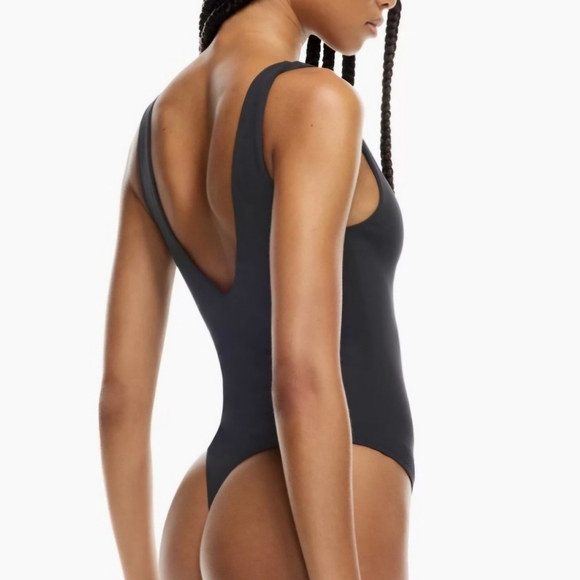 Babaton Aritzia Contour Bodysuit Stretchy V-Neck XxSmall Black - Picture 2 of 4